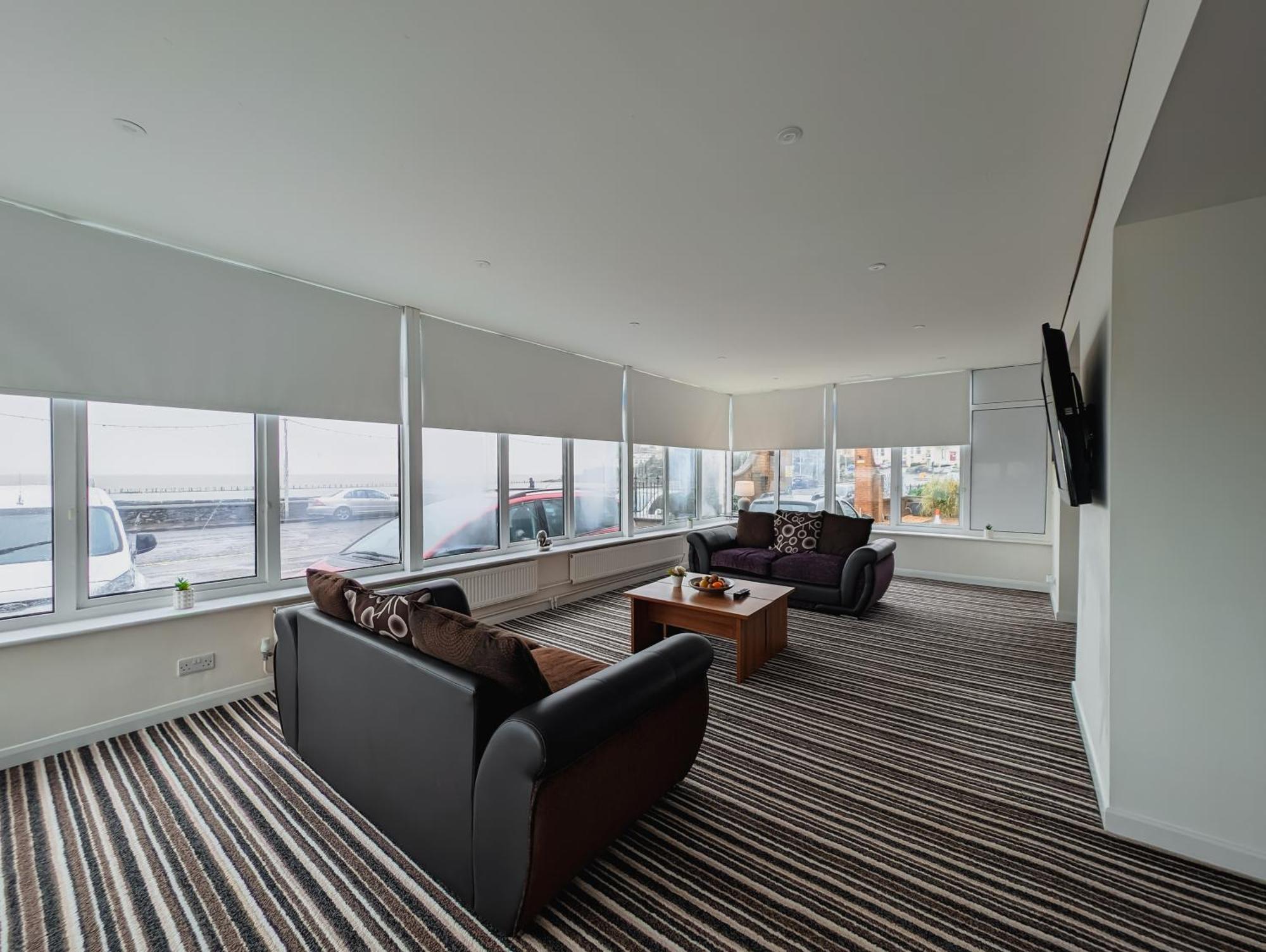 Bay & Harbour Holiday Apartments & Rooms Only เวสตัน-ซูเปอร์-แมร์ ภายนอก รูปภาพ