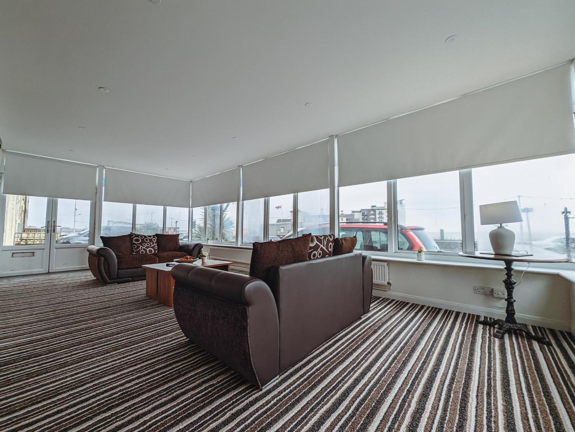 Bay & Harbour Holiday Apartments & Rooms Only เวสตัน-ซูเปอร์-แมร์ ภายนอก รูปภาพ