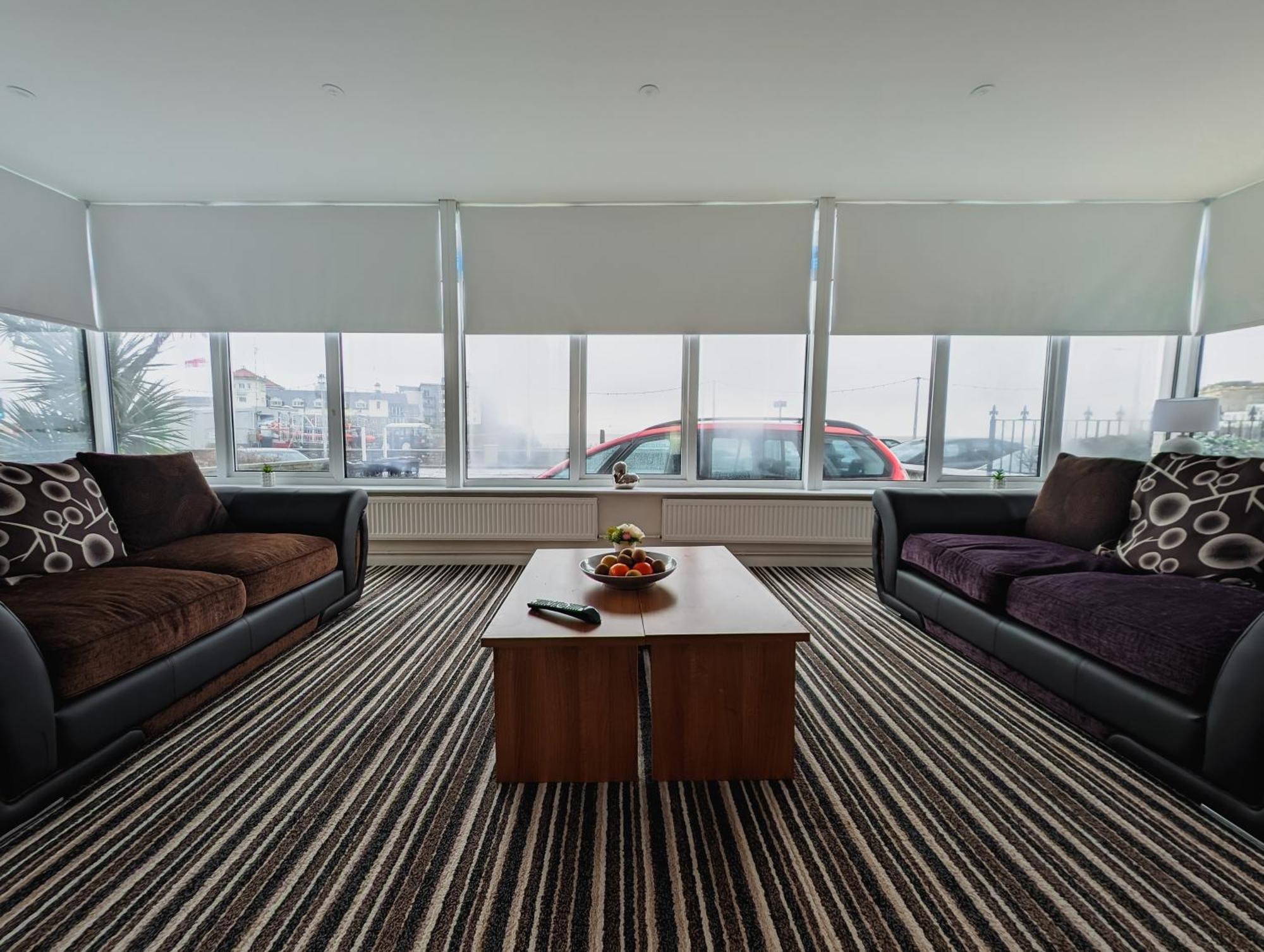 Bay & Harbour Holiday Apartments & Rooms Only เวสตัน-ซูเปอร์-แมร์ ภายนอก รูปภาพ